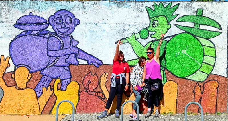 De Tui a Santiago- Mural en la pared de un colegio