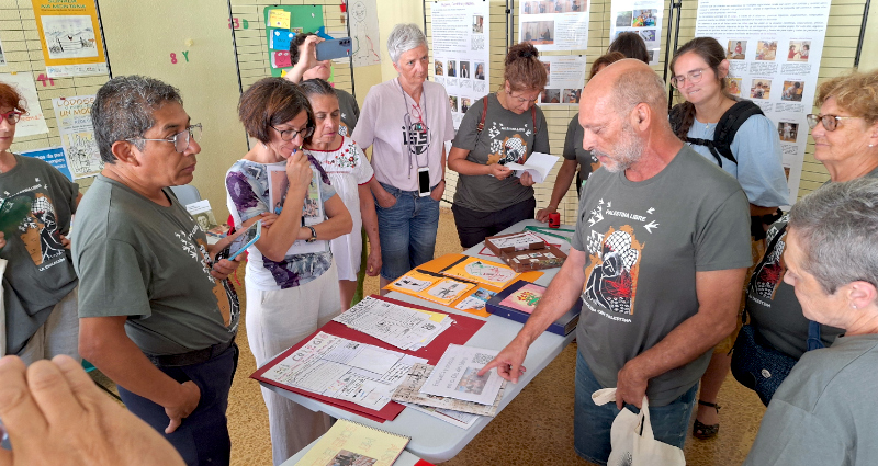 exposición de materiales y experiencias en el 51 Congreso del MCEP