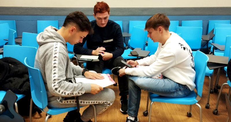 2ª sesión en la Facultad de educación de la UCM con alumn@s de primero Nov 2025