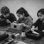 Alumnos construyendo Cámaras estenopeicas